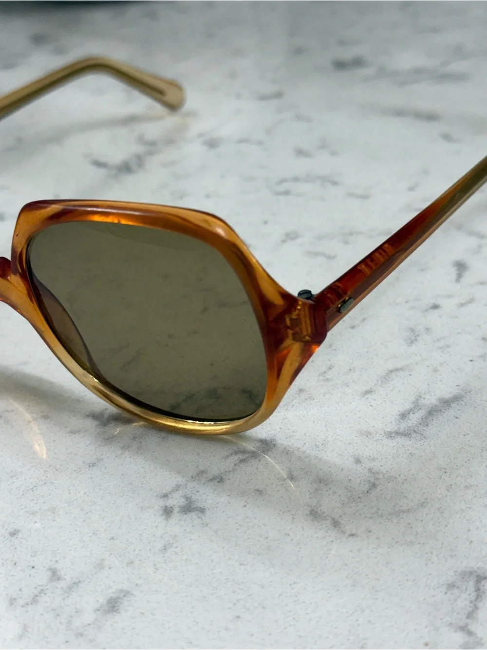 Piave stylish amber